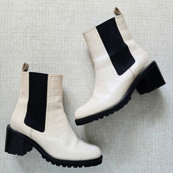 Seychelles Far Fetched Embossed Leather Chelsea Bootie Boots 8.5 - Picture 3 of 4